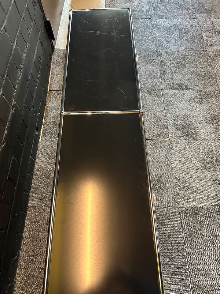 Sideboard Schwarz auf Rollen