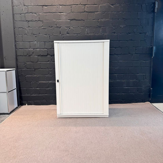 Kinnarps Sideboard 3 OH Weiß mit Rollladentür