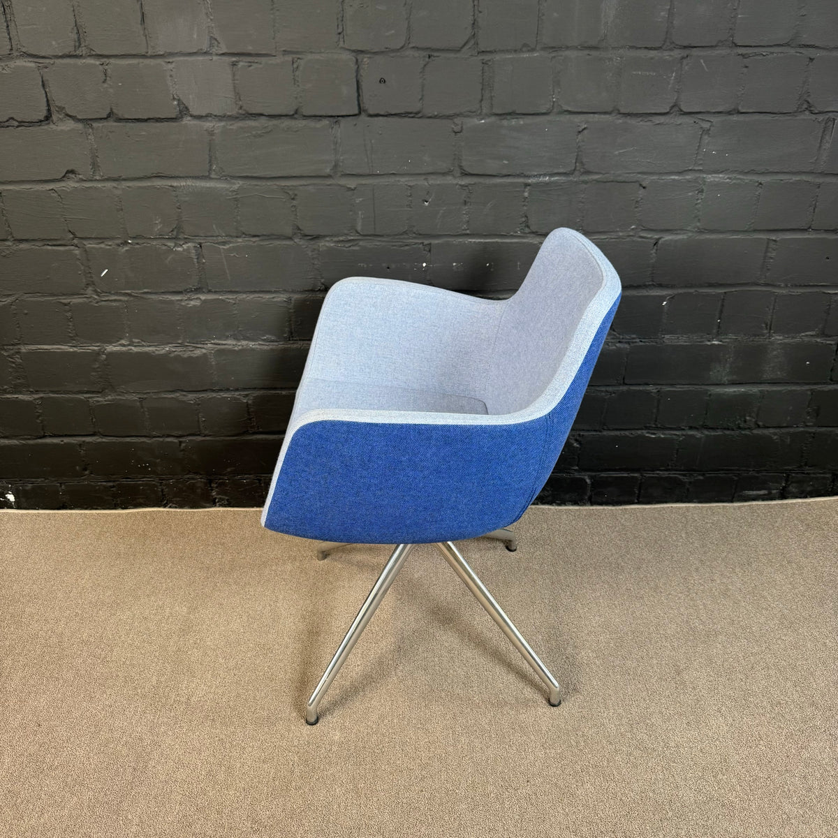 Febrü Loungesessel, Blau/Hellgrau
