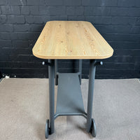Steelcase Tisch auf Rollen, 120×60 cm, Kiefer-Dekor
