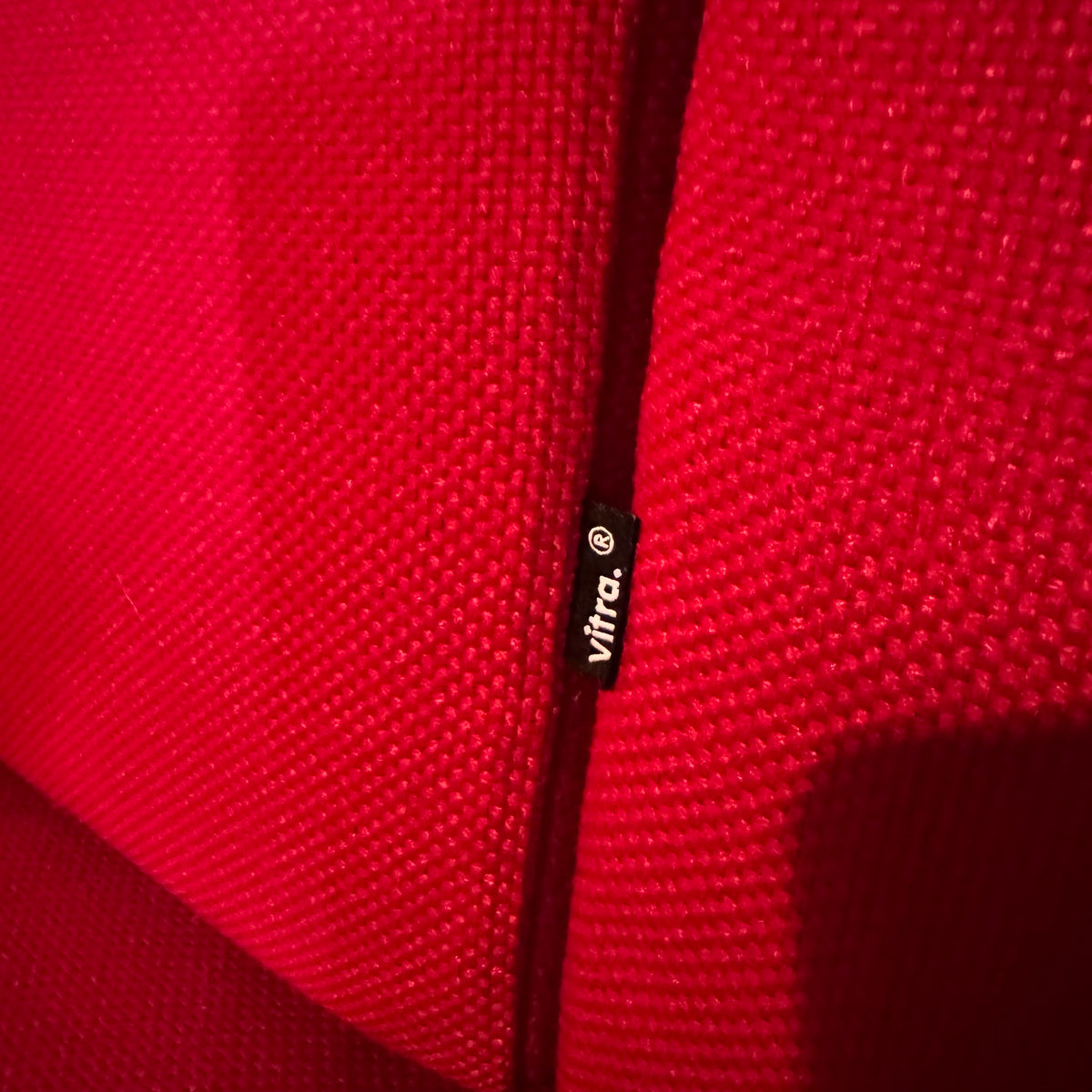 Vitra Alcove Cabin mit Tisch, Rot