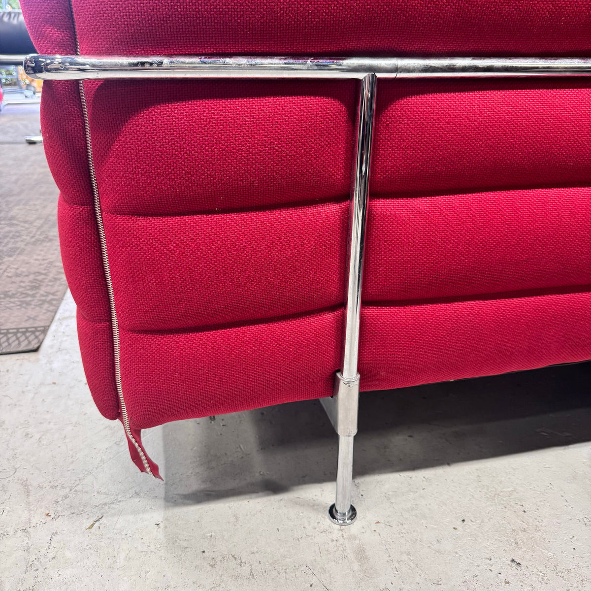 Vitra Alcove Cabin mit Tisch, Rot