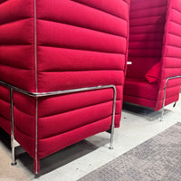 Vitra Alcove Cabin mit Tisch, Rot